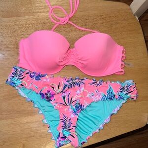 Shade & Shore Bikini 34c coral top and medium floral scrunch bottoms
